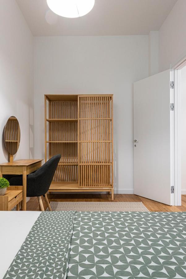 Vertigo One Bedroom Apartment-Free Private Parking Novi Sad Bagian luar foto