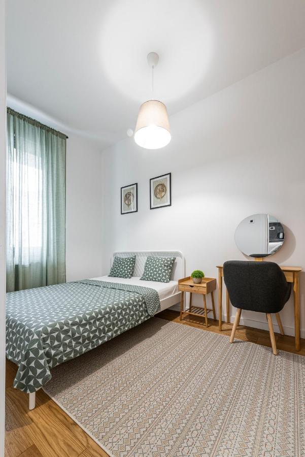 Vertigo One Bedroom Apartment-Free Private Parking Novi Sad Bagian luar foto