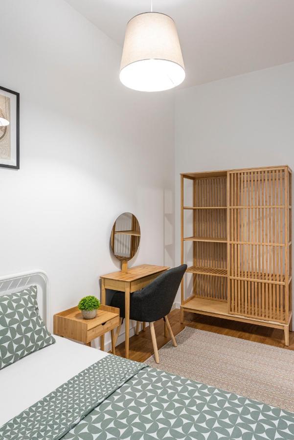 Vertigo One Bedroom Apartment-Free Private Parking Novi Sad Bagian luar foto
