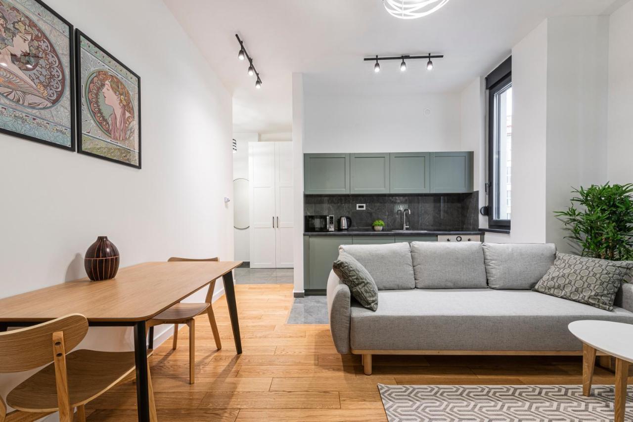 Vertigo One Bedroom Apartment-Free Private Parking Novi Sad Bagian luar foto