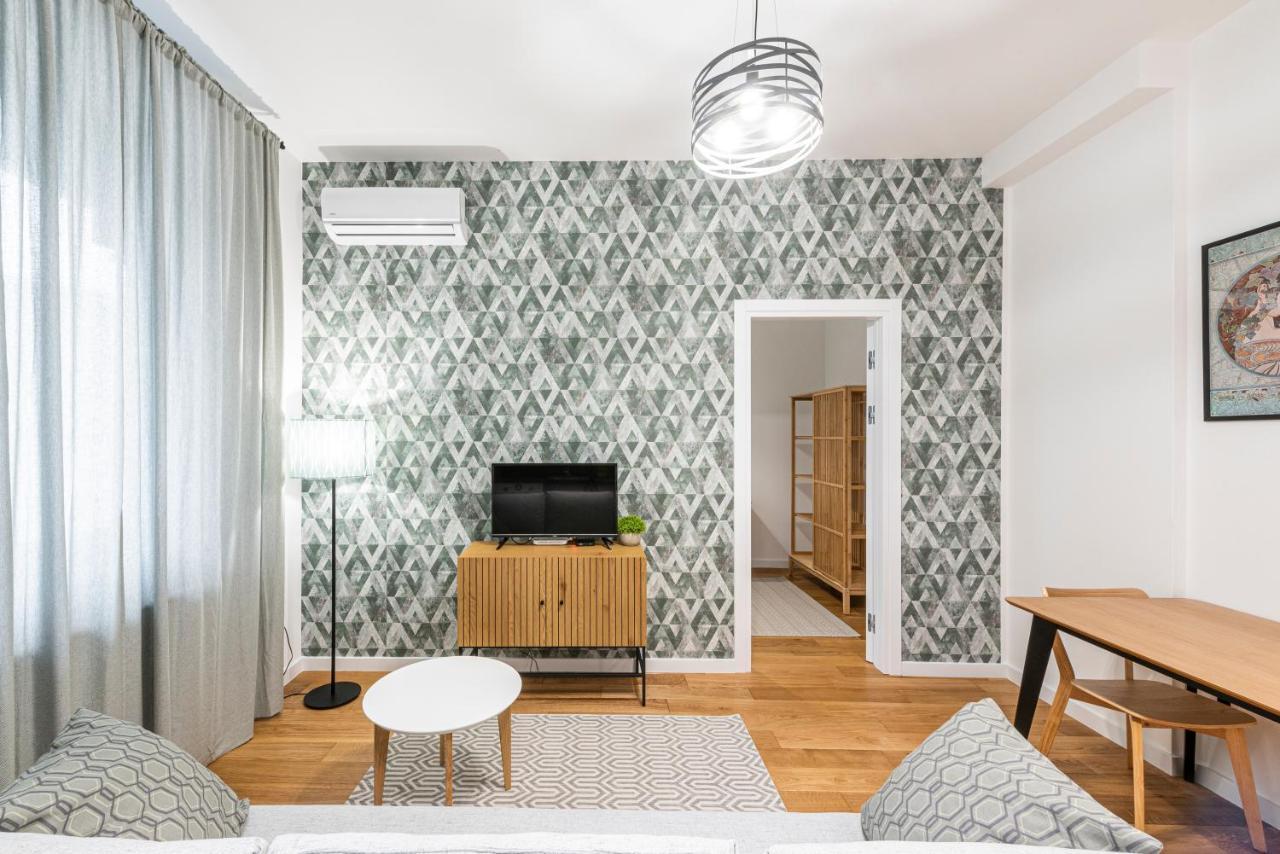 Vertigo One Bedroom Apartment-Free Private Parking Novi Sad Bagian luar foto