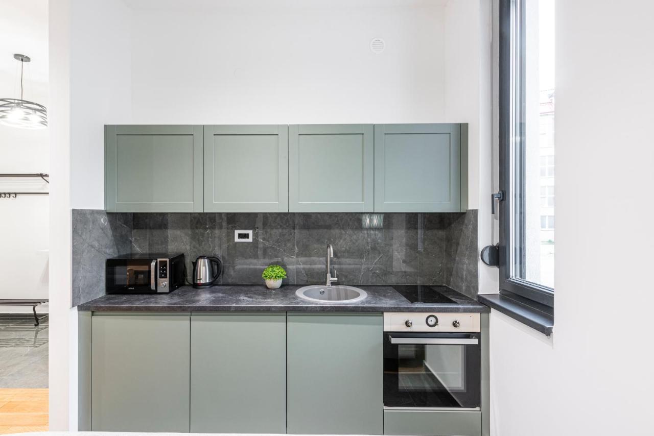 Vertigo One Bedroom Apartment-Free Private Parking Novi Sad Bagian luar foto