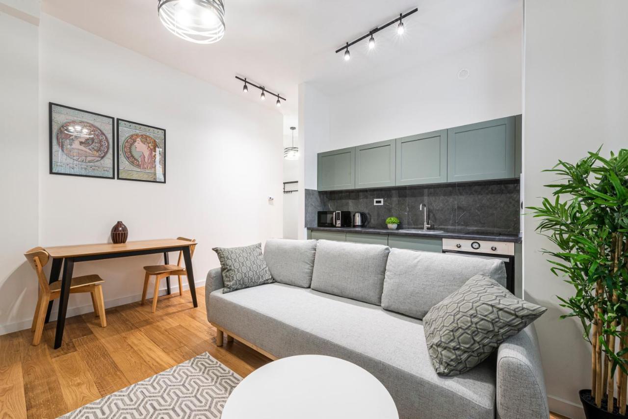 Vertigo One Bedroom Apartment-Free Private Parking Novi Sad Bagian luar foto